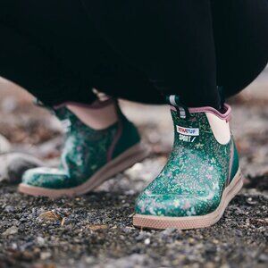 NEW XTRATUF Sports Deck rain Boots in green for women 1125 7t3